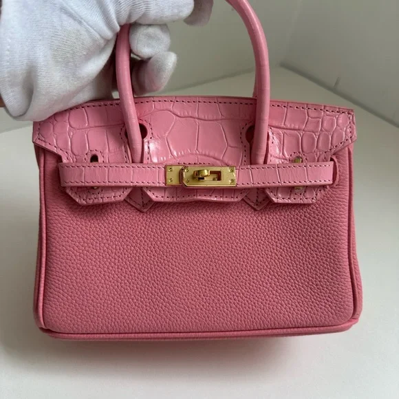 Classic Mini Leather Hangbag Gold Lock - Picture 8 of 14